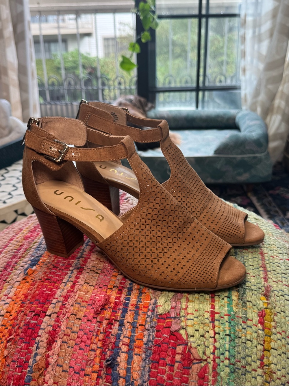 🟤🤎 Unisa Brown Perforated T-Strap Block Heel Sandals 🤎🟤 - Picture 3 of 8
